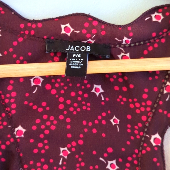 JACOB Size Small Wine Scalloped Neckline Racer Back Cami Blouse - Picture 2 of 4